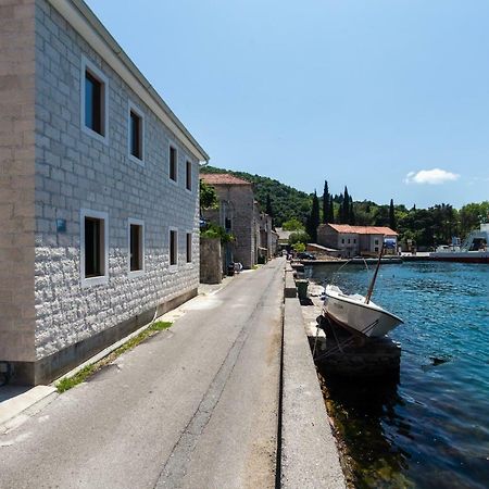 Romeo And Juliet Apartments Tivat Ngoại thất bức ảnh