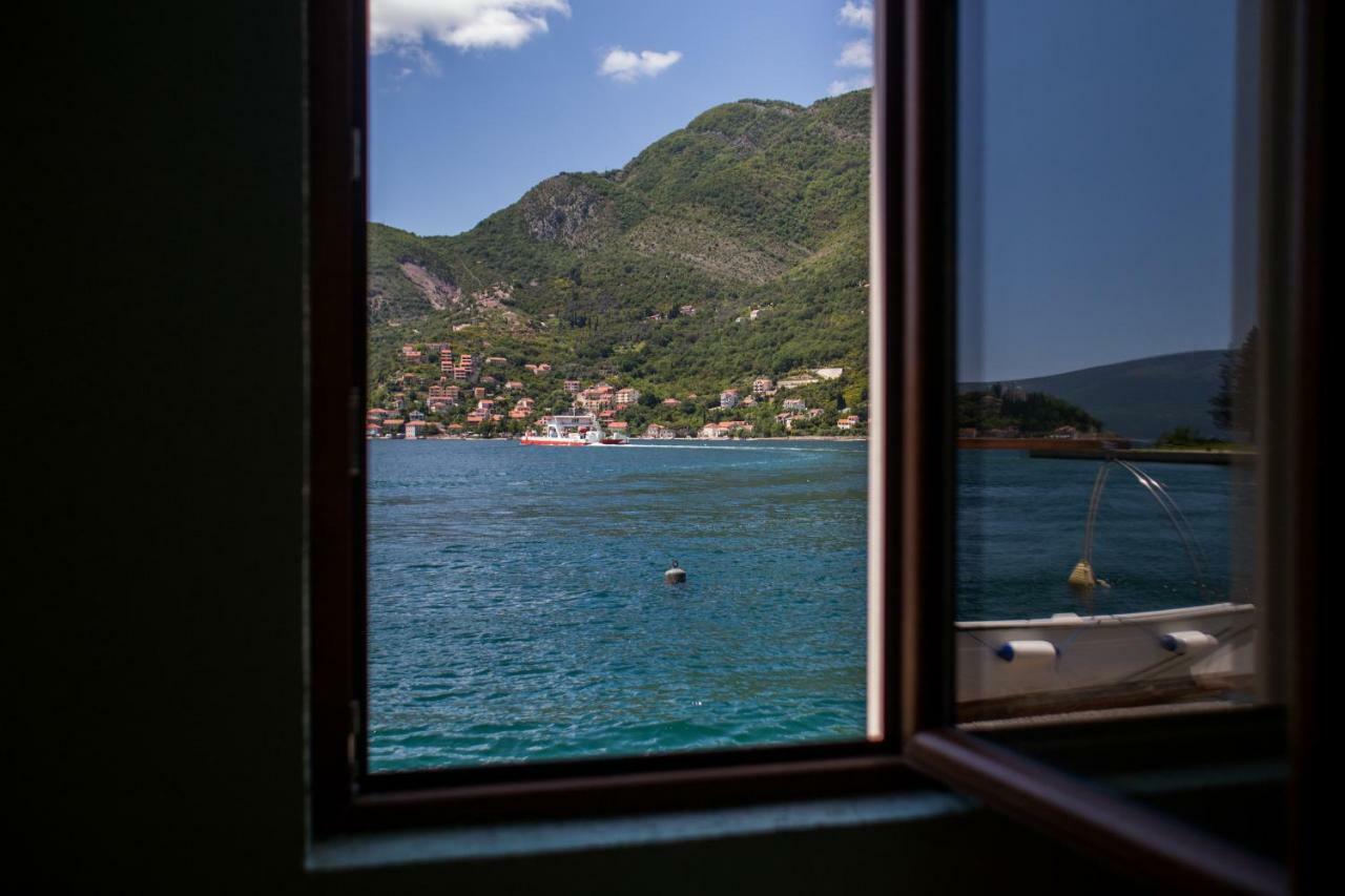 Romeo And Juliet Apartments Tivat Ngoại thất bức ảnh