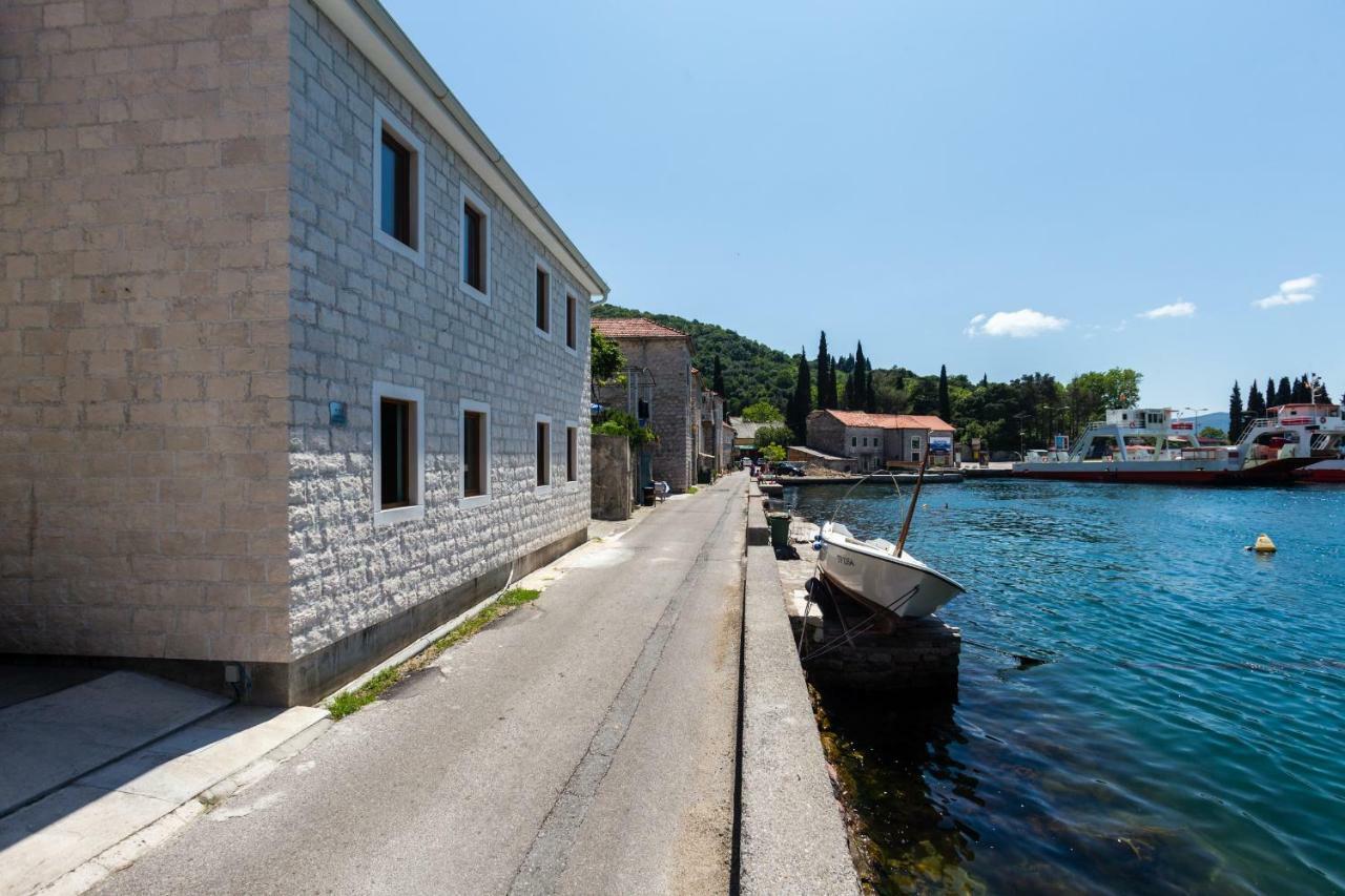 Romeo And Juliet Apartments Tivat Ngoại thất bức ảnh