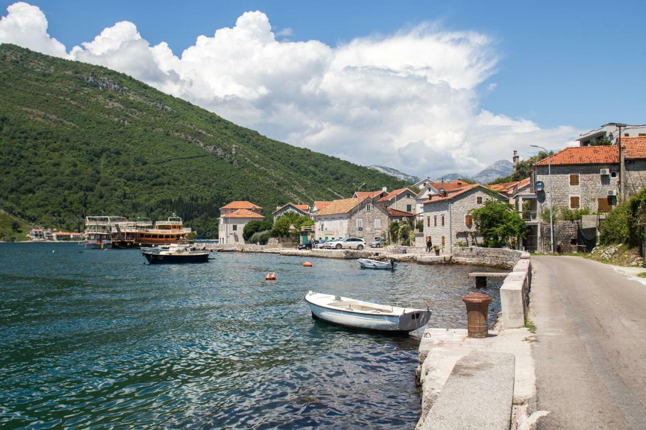 Romeo And Juliet Apartments Tivat Ngoại thất bức ảnh